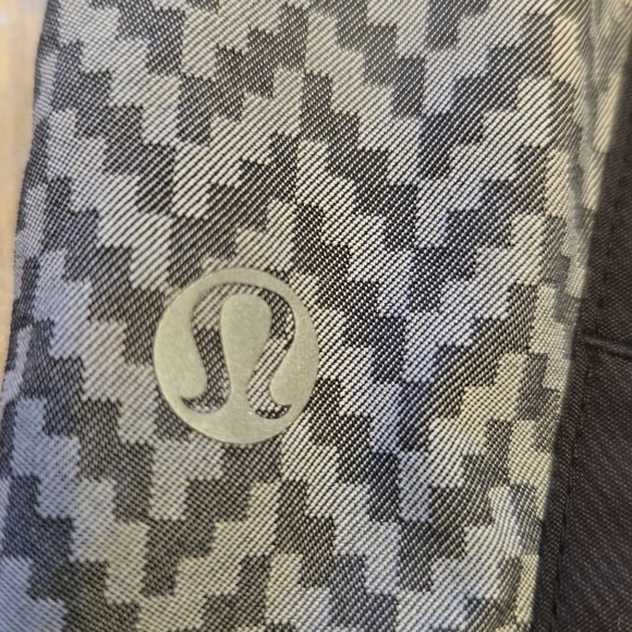 Lululemon Running Shorts, 4 - Picture 4 of 7